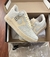 NIKE AIR FORCE CINZA COM CHAVEIRO
