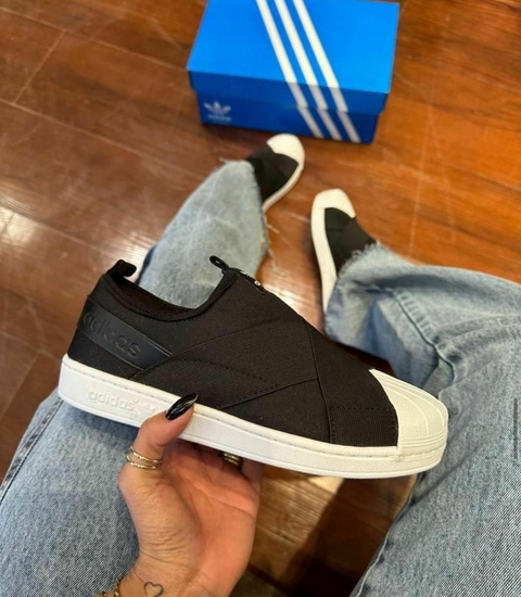 ADIDAS SLIP ON - PRETO