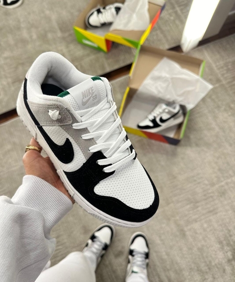 NIKE DUNK PRETO E BRANCO