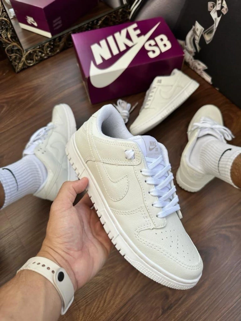 NIKE SB DUNK CLASSICO BRANCO