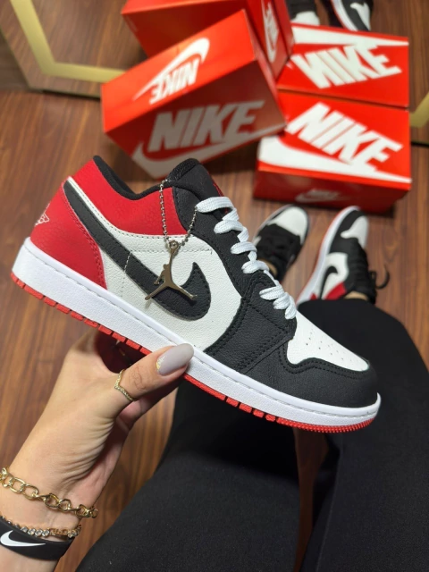 NIKE JORDAN PRETO/VERMELHO