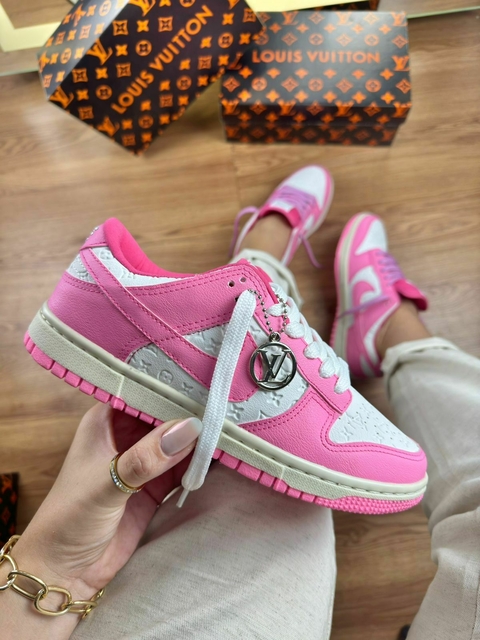 NIKE DUNK X LOUIS VITTON ROSA
