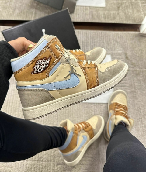 NIKE BOTA JORDAN PARIS E DUBAI NUDE/AZUL
