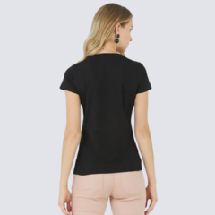 Blusa Básica Feminina Decote V Em Algodão Preto na internet