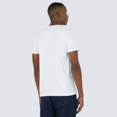 Camiseta Básica Masculina Decote V Em Algodão Branca na internet