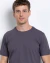 Camiseta básica em algodão chumbo na internet