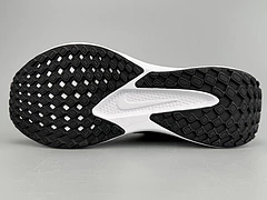 Tênis Nike Quest 6 - Preto c/ solado branco na internet