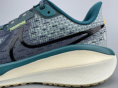 Tênis Nike Air Zoom Vomero 17 - Verde - loja online
