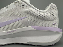 Imagem do Tênis Nike Winflo 11 - Branco c/ roxo