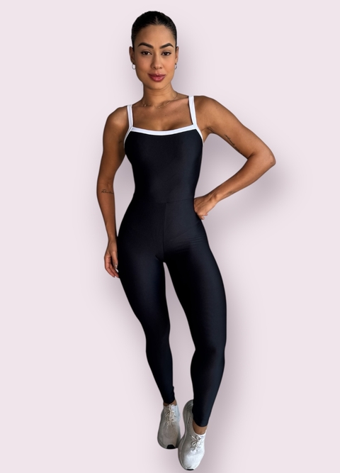 MACACÃO CANELADO JÚLIA PRETO+BRANCO - comprar online