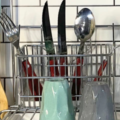 CUBIERTERO CON BANDEJA PARA SECAPLATOS CROMADO - Viva Home