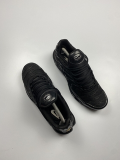 Imagem do Air max plus triple black