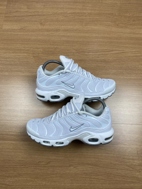 Air max plus triple white