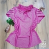 Blusa em Crepe com Brilho, Manga Curta, Rosa, Detalhe Franzido Gola, Amarração, Lilaisa BM1054R