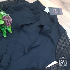 Blusa em Crepe, Manga Longa, Laço Gola, Manga Tule, Preta Saia Bella BM0380 - comprar online