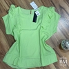 Blusa em Viscolinho,Verde, Manga Japonesa, Detalhe Babado Ombro, Fechamento Botão Gola, Bella Vitta BM1241V
