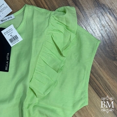 Blusa em Viscolinho,Verde, Manga Japonesa, Detalhe Babado Ombro, Fechamento Botão Gola, Bella Vitta BM1241V - comprar online
