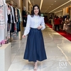 Camisa Branca, em Crepe, Manga Longa, Detalhe Renda Manga e Frente, Zíper Costa, Kauly BM1131