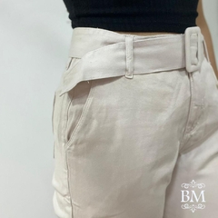 Calça Esportiva, Brim, Bege, Cintura Média, Bolsos, Cinto, Botão Forrado, Mokkai BM1037 - comprar online