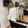 Bata, em Crepe Seda, Branca, Poás, Manga Longa, Detalhe Elástico Manga e Punho, Bella Molina BM0999B