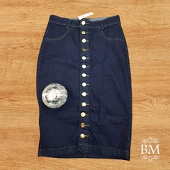 Saia Jeans, Escura, Midi, Fechamento Botão, Bolsos Trazeiros, Lilaisa BM1081