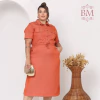 Vestido Chemisiê, Plus Size, Viscojeans, Telha, Presponto, Bolso Frontal e Lateral, Ajuste Cintura, Rosarrara BM1265T