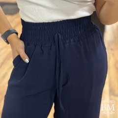 Calça Pantalona, em Air Flow Duna, Azul Marinho, Elástico Cintura, Bolsos, Forro, BM1150M - comprar online