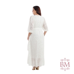 Vestido Longo, Plus, Off, Crepe Yoryu com Textura, Manga ¾, Cinto Fixo, Saia Transpassada, Forro, Dona Charme BM1233O - BellaMolina Modas