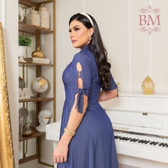 Vestido Mid, Evasê, Viscojeans, Azul, Fechamento Botão, Amarração Manga, Bolso, Rosarrara BM1264 na internet