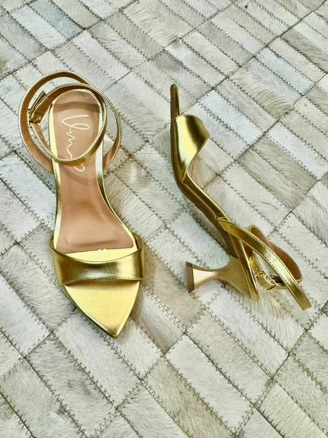 Sandália bico folha 5cm Ouro - comprar online