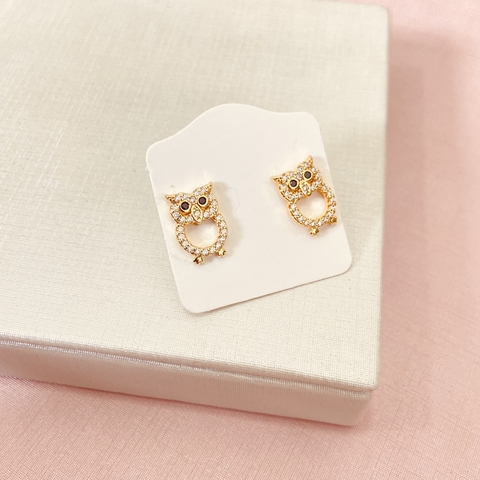 Brinco coruja cravejada - banhado a ouro 18k