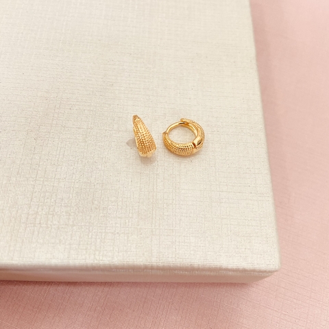 Brinco argola craquelada P - banhado a ouro 18k