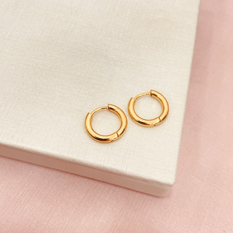 Brinco argola lisa P - banhado a ouro 18k