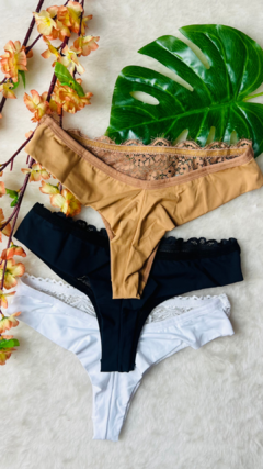 KIT COM 3 CALCINHAS DE RENDA - FIO DUPLO E CÓS MÉDIO - NUDE, PRETA E BRANCA na internet