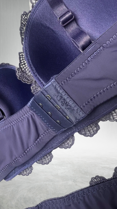 Conjunto Com Bojo E Calcinha Fio Dental Bordado - Roxo - loja online