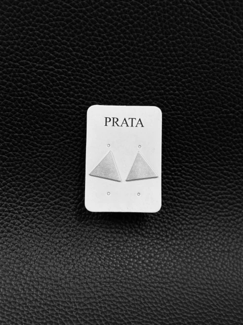 Brinco Prata Triângulo Chapa Lisa