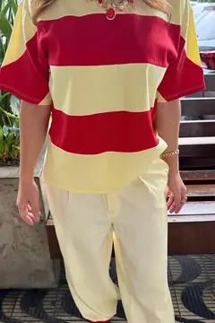 Camiseta Vermelha e Amarela - comprar online