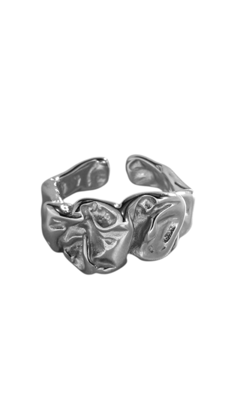 Anillo Torn plateado