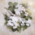 Corona del bosque Flores blancas en internet