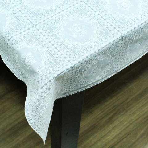 Toalha de Mesa Rendada em PVC - 1,00 X 1,38m