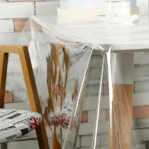 Protetor de Mesa em PVC Transparente 0.30mm - 1,00m x 1,40m - comprar online