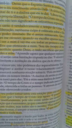 Imagem do Um curso em milagres (edição integrada - capa dura)