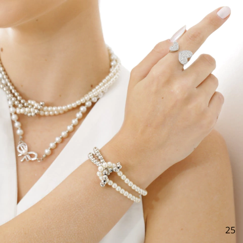 Pulseira de Pérolas e Esferas Entrelaçadas