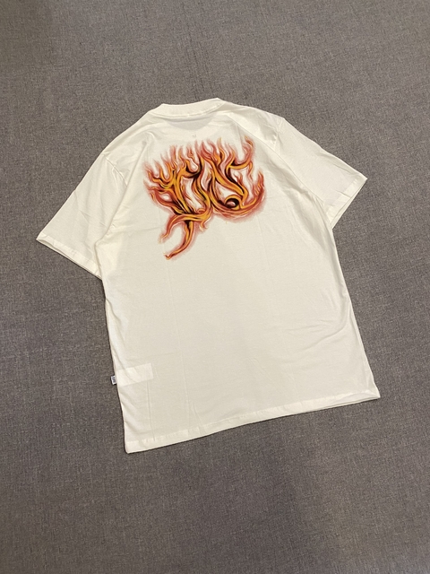 Camiseta Plano C “Flames” (Off White) - comprar online