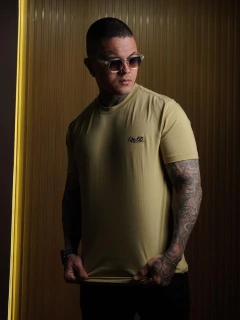 Camisa Básica na internet