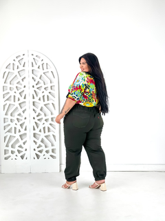 Calça jogger verde musgo na internet