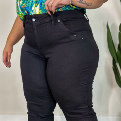 Calça capri preta na internet