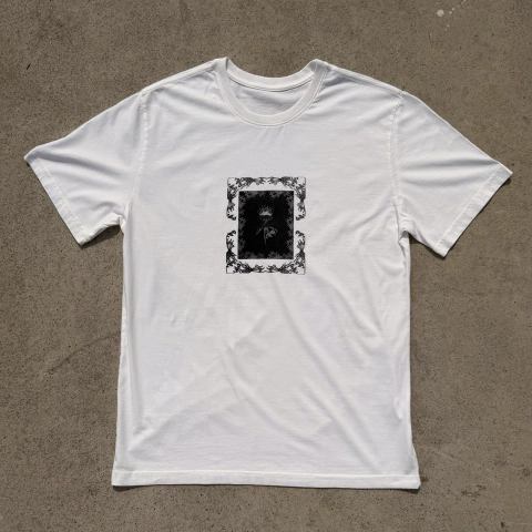 CAMISETA MANGA CURTA OFF-WHITE FLOR