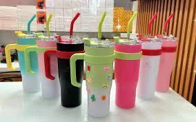 Copo Térmico com Trava 1L – Conserva Bebida Gelada e Café Quente