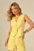 COLETE EM LINHO PURO AMARELO MANTEIGA ISIS - comprar online